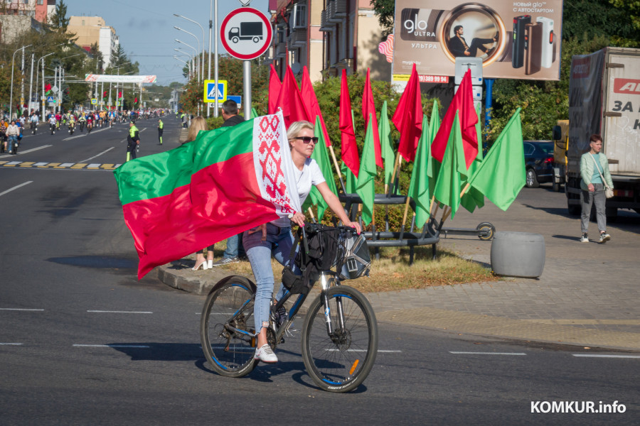 20.09.2025. Минская улица. Массовый велопробег, приуроченный ко Дню народного единства