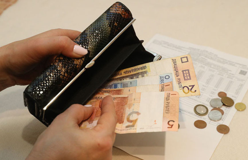 Можно ли получать зарплату один раз в месяц? Ответил специалист