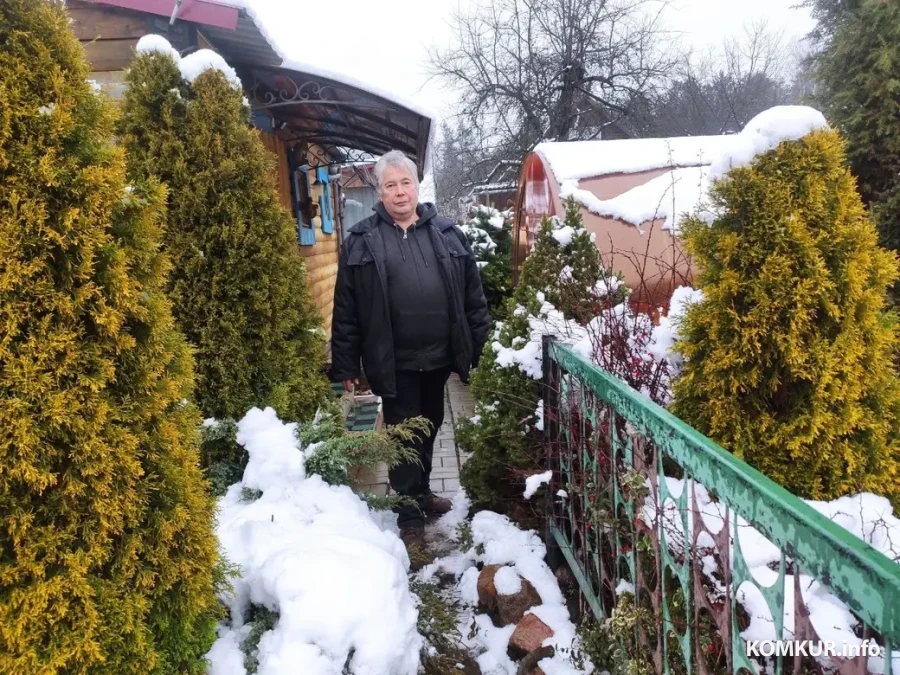 25.11.2025. Николай Логинов у себя на даче в Бабино. Фото автора.