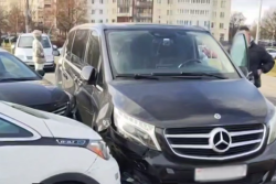 Минчанка перепутала педали и повредила шесть автомобилей