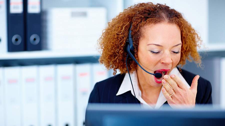 Почему после обеда клонит в сон и как этого избежать: рассказал специалист