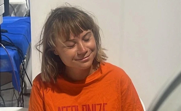 Задержанная в Израиле экоактивистка Грета Тунберг пожаловалась на клопов в тюремной камере