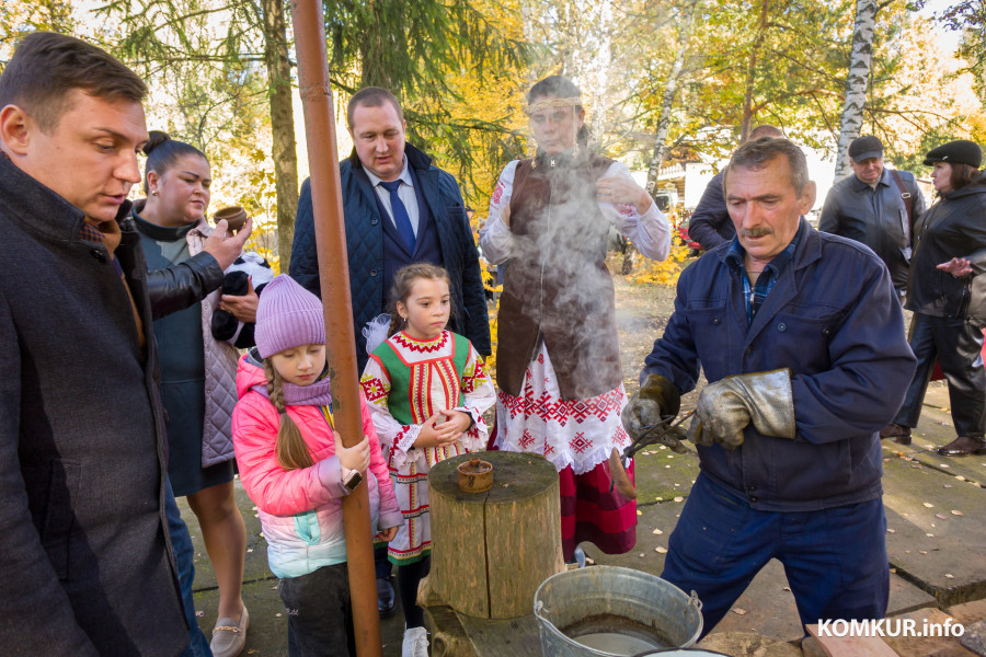11.10.2025. Поселок Глуша. Региональный фестиваль народного творчества и ремесел «Глушанскi хутарок»