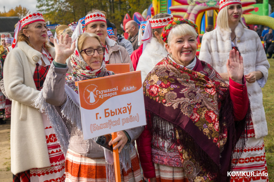 11.10.2025. Поселок Глуша. Региональный фестиваль народного творчества и ремесел «Глушанскi хутарок»