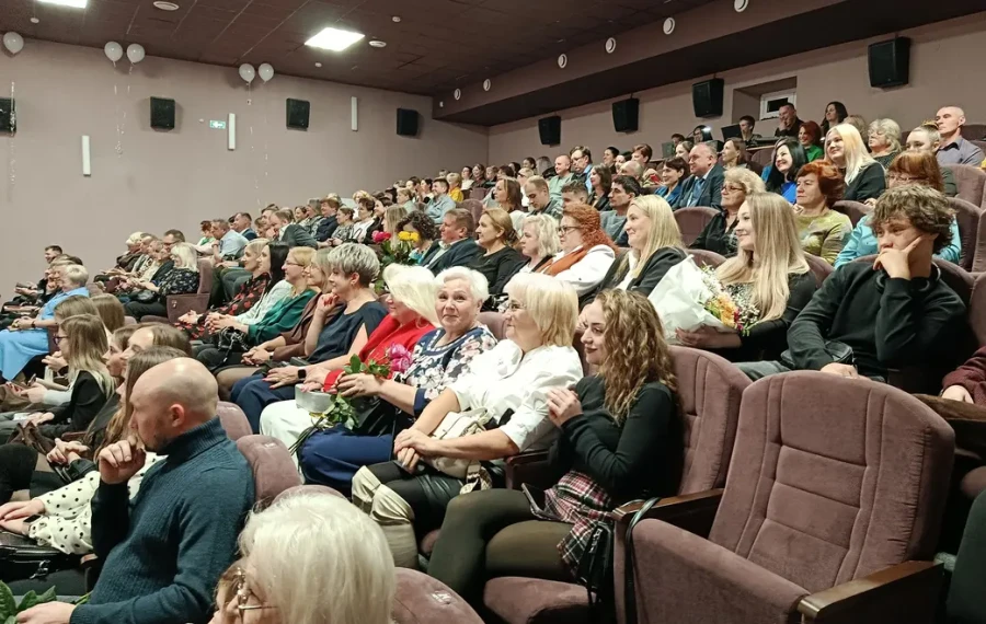 24.10.2025 г. На мероприятии в честь 65-летия Глусской детской школы искусств.