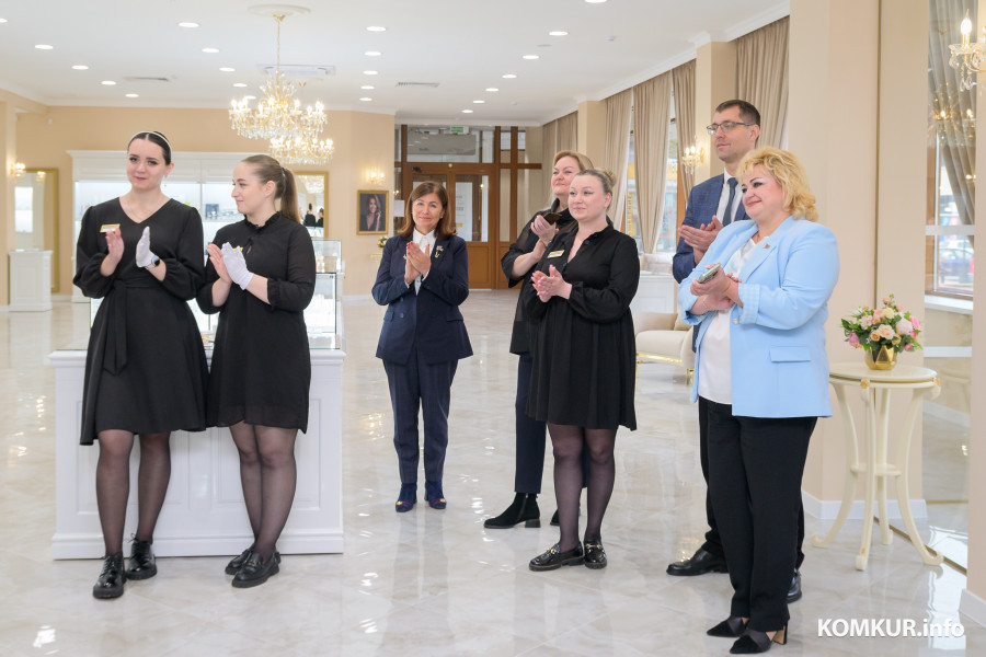 06.10.2025. Ул. М.Горького, 7. Открытие ювелирного магазина «Янтарь» ОАО «Белювелирторг»