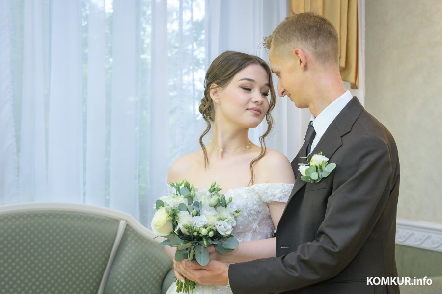 10.10.2025. Отдел ЗАГС Бобруйского горисполкома. Свадебная пара. Екатерина и Александр.