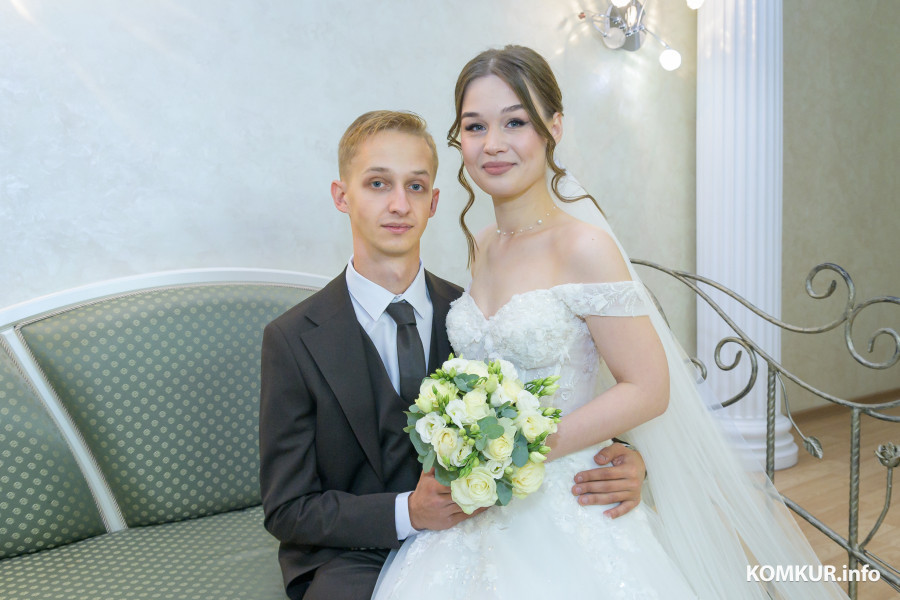 10.10.2025. Отдел ЗАГС Бобруйского горисполкома. Свадебная пара. Екатерина и Александр.