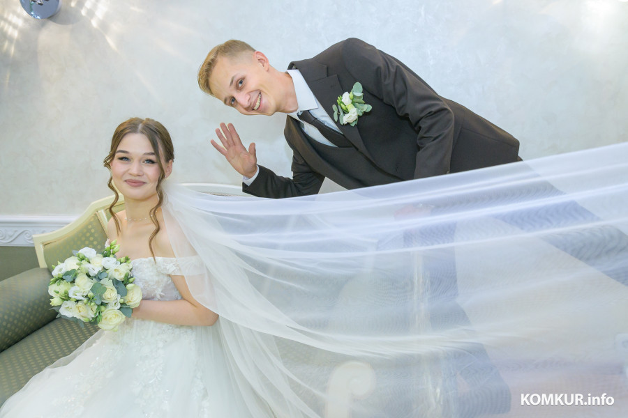 10.10.2025. Отдел ЗАГС Бобруйского горисполкома. Свадебная пара. Екатерина и Александр.