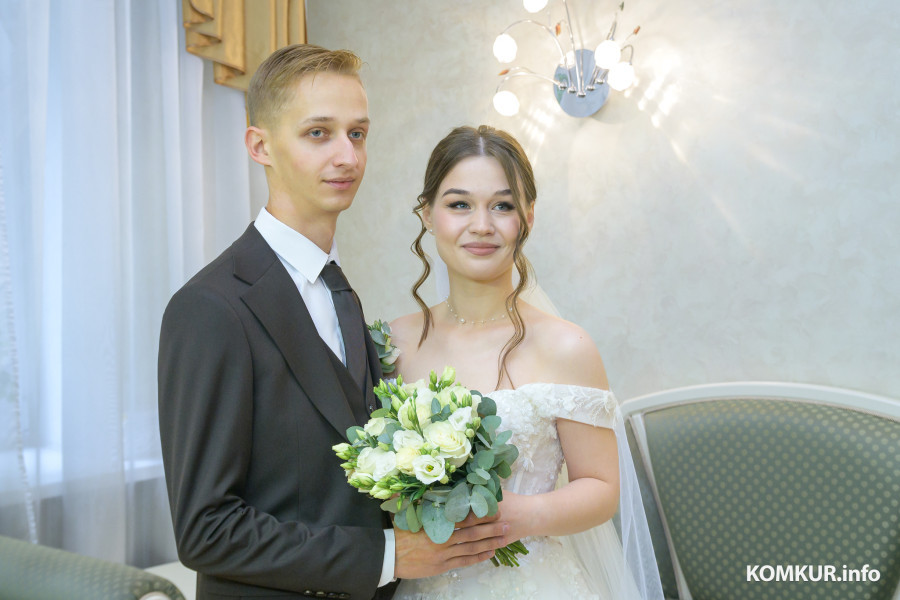 10.10.2025. Отдел ЗАГС Бобруйского горисполкома. Свадебная пара. Екатерина и Александр.