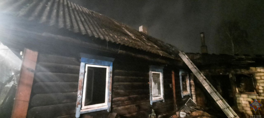 Ночной пожар в Осиповичах: погиб мужчина, женщина госпитализирована