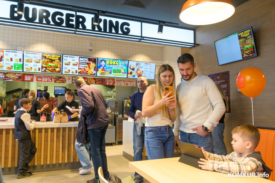 14.11.2025. Бобруйск, ТЦ «Корона», улица 50 лет ВЛКСМ. Открытие «Бургер кинг» и «Додо пицца».