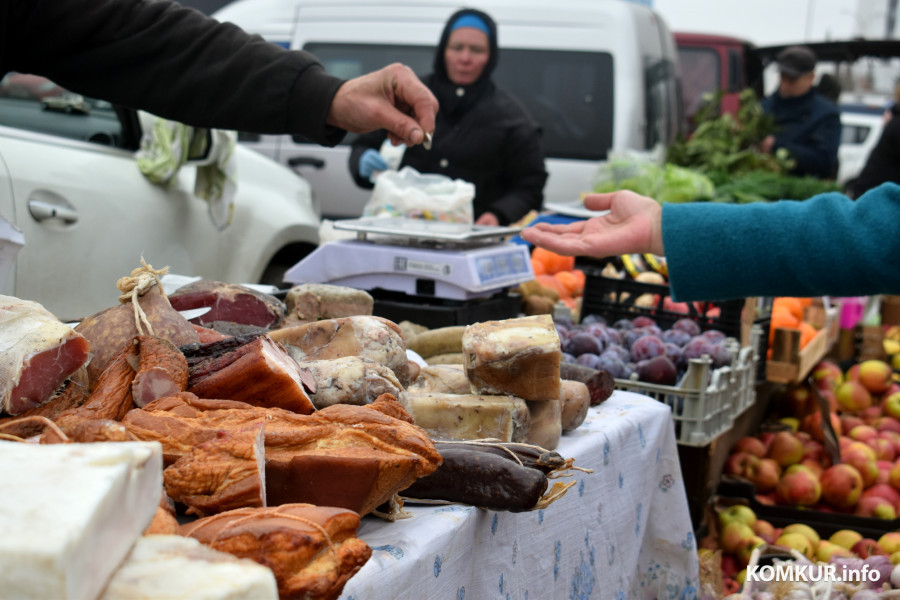 Бобруйск, 8 ноября 2025 года. Улица Горького. Сельскохозяйственная ярмарка «Золотая осень».