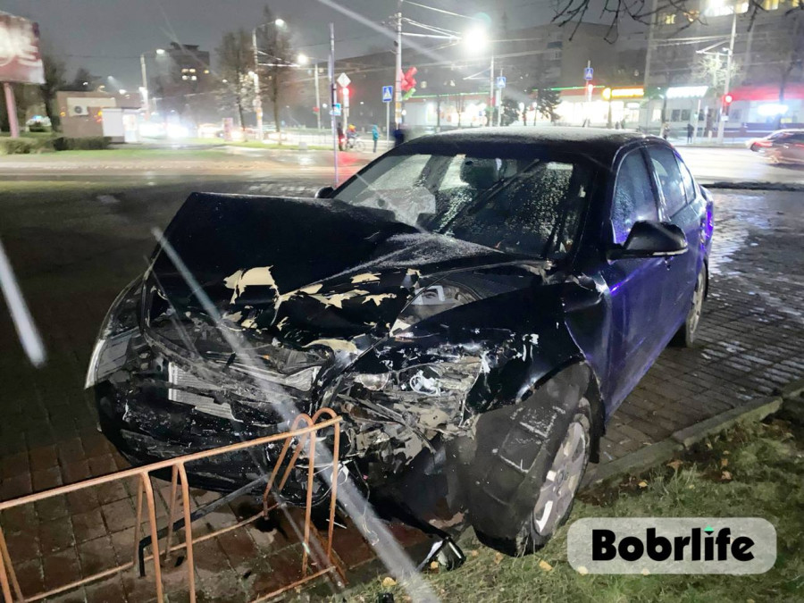 16.11.2025. Бобруйск, последствия ДТП на улице Минской. Фото: bobrlife.by