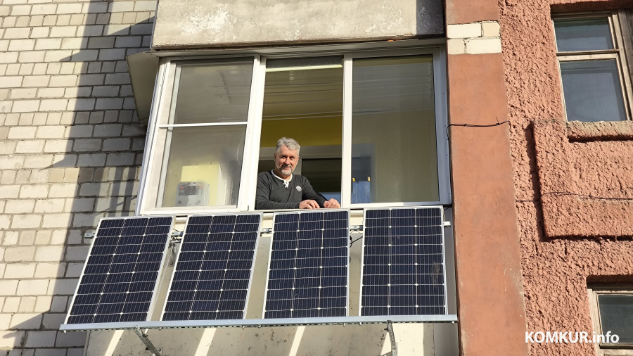 «Летом за свет платил 10 рублей». Бобруйчанин у себя дома установил солнечную батарею