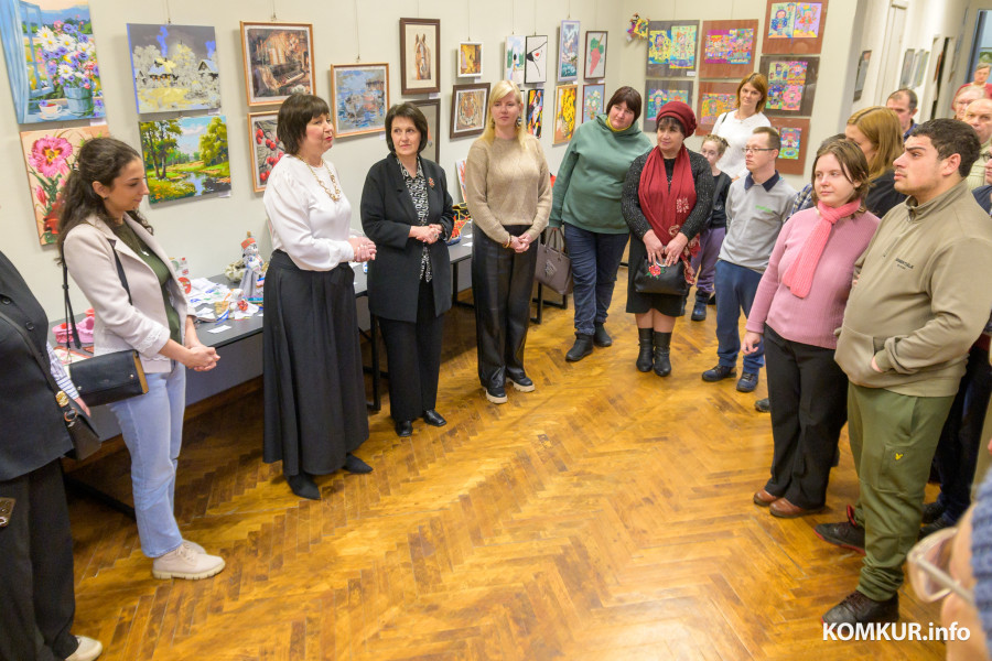 20.11.2025.  Бобруйский художественный музей. Торжественное открытие выставки работ людей с инвалидностью «Мастерство без границ»: искусство, объединяющее мир».