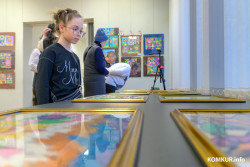 Творчество без границ. В Бобруйске проходит выставка работ людей с ограниченными возможностями