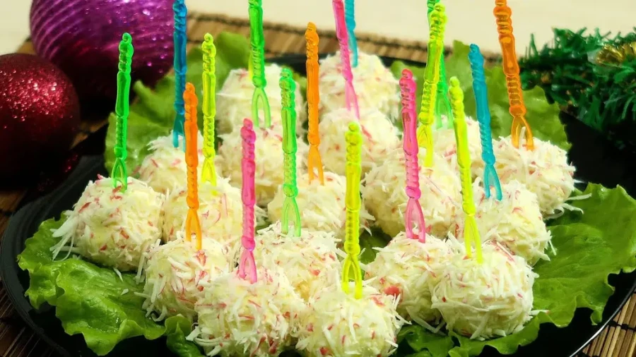 Канапе «Елочка» и сырные «Рафаэлло» с красной рыбой: рецепты к новогоднему столу