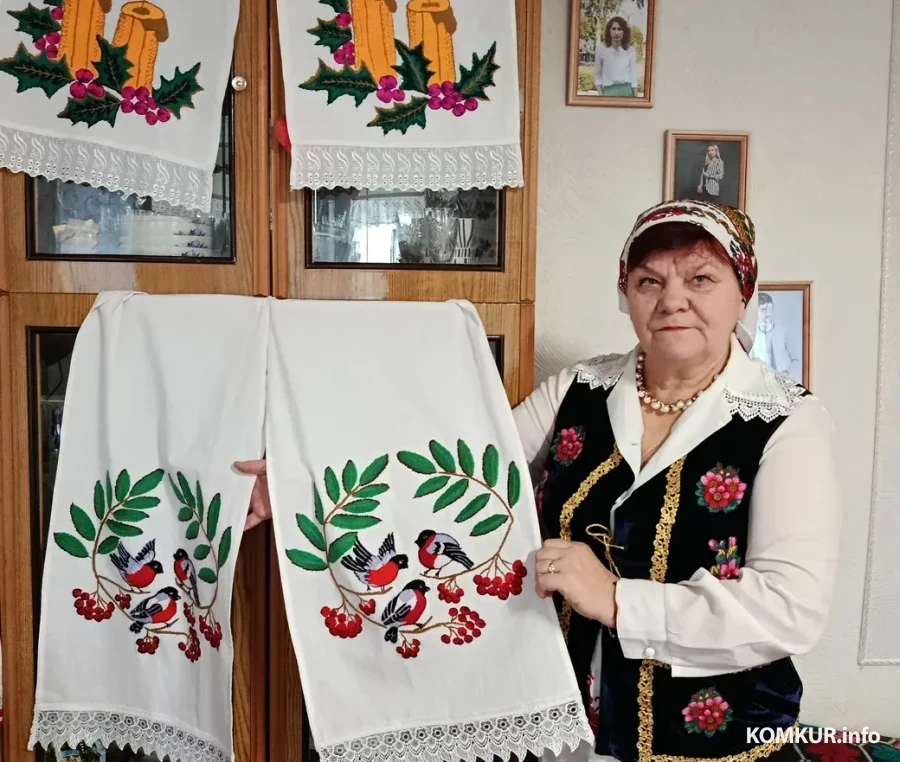 «Вышываная хата» майстрыхі з вёскі Балашэвічы Глускага раёна