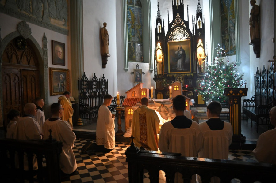 Са Святам Божага Нараджэння ўсіх хрысціян!