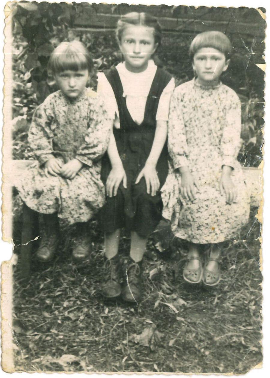 Люба, Ганна і Ніна Мароз, 1958 г. 