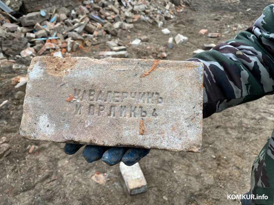 03.12.2025. Раритетный кирпич Кавалерчика и Орлика.