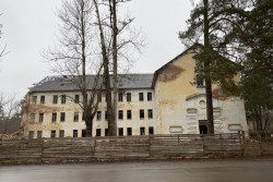 Казармы. Заброшка. Магазин? Что ждет бывшие сталинские казармы в бобруйском микрорайоне Киселевичи (плюс видео)