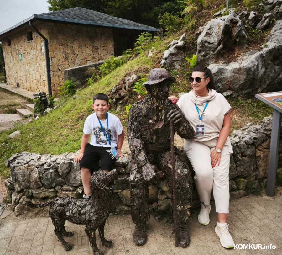 2025 год. Грузия, Мартвильский каньон и пещера Прометея. Юлия Шелковина с сыном Георгием.