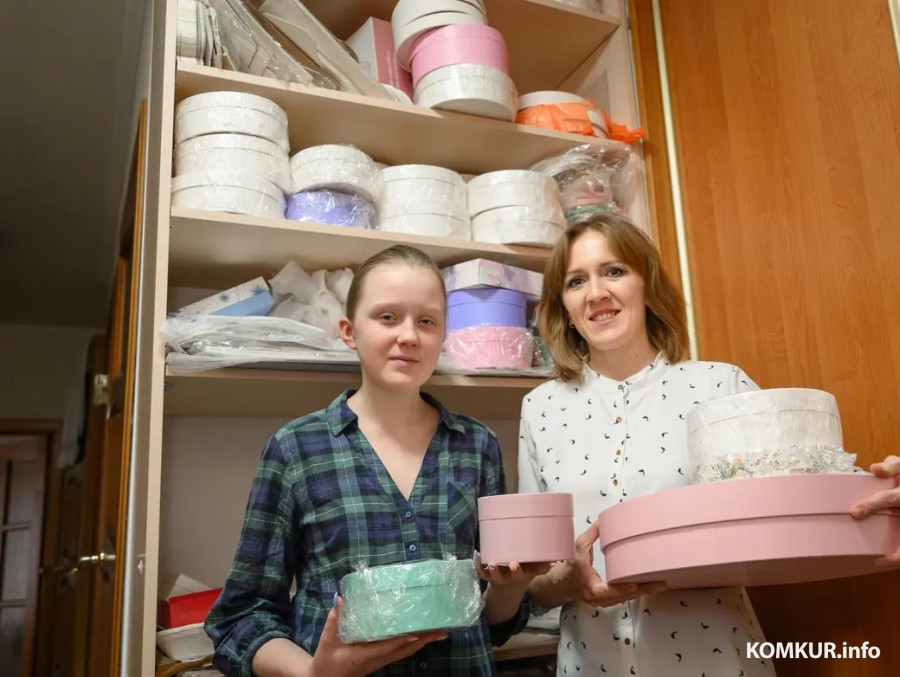 Бобруйск. Алена Ломоносова с дочерью Полиной.