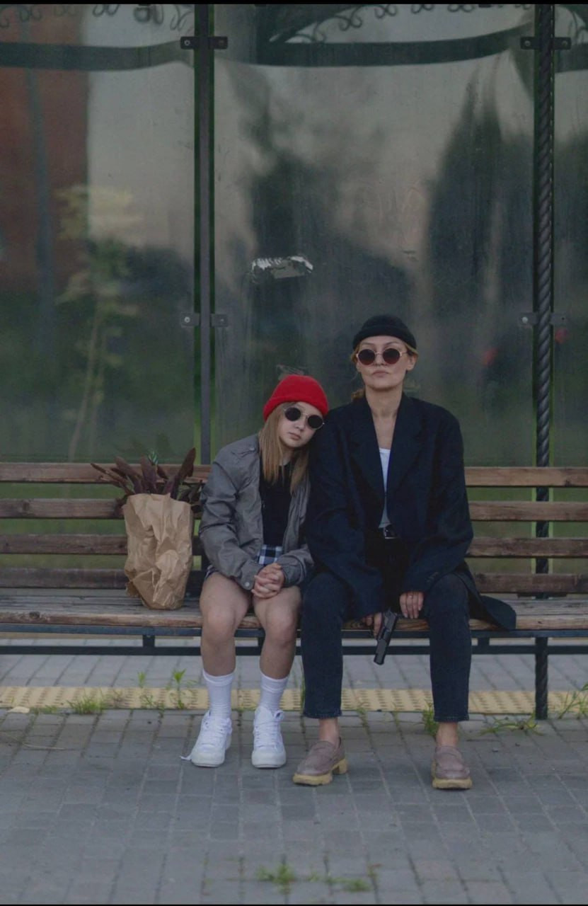 Анастасия Артемова с дочерью Настей на фотосессии по мотивам известного фильма «Леон» режиссера Люка Бессона.