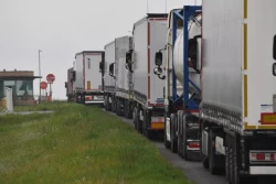 Более 3,2 тысячи грузовиков стоят в очередях на выезд из Беларуси в страны ЕС
