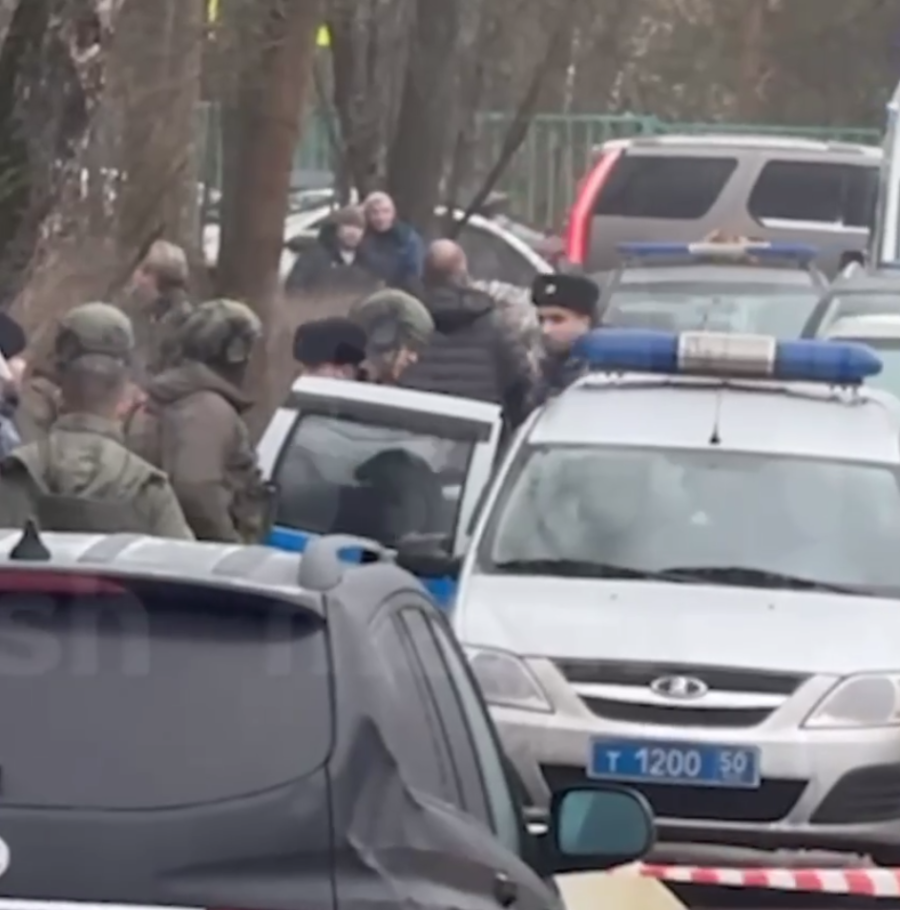 ТАСС: ученик в Одинцово Московской области напал с ножом на школьников