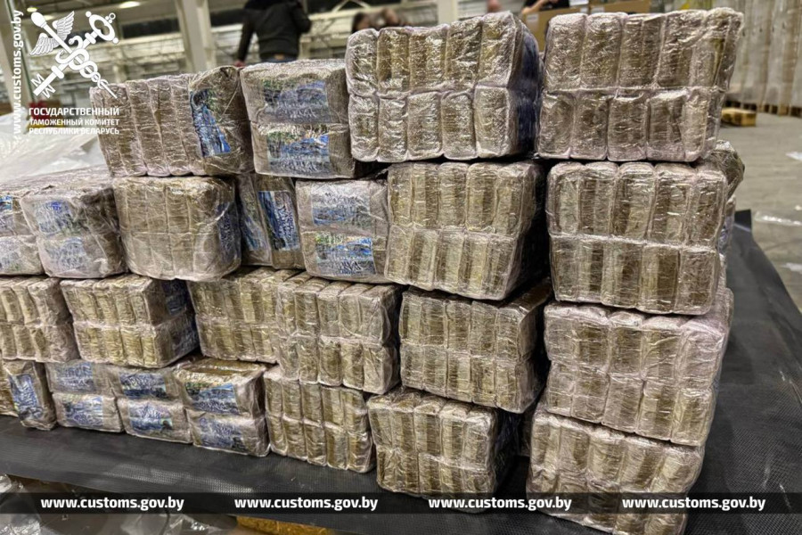 Крупную партию наркотиков пытались ввезли из Польши через белорусскую границу. Запрещенный груз обнаружили таможенники