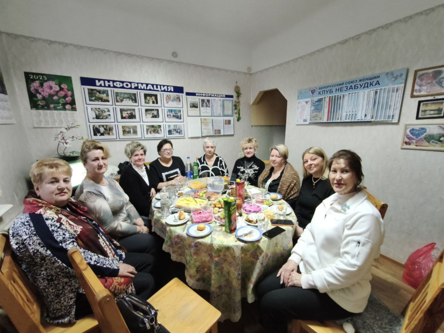 Участницы мероприятия в праздничной обстановке