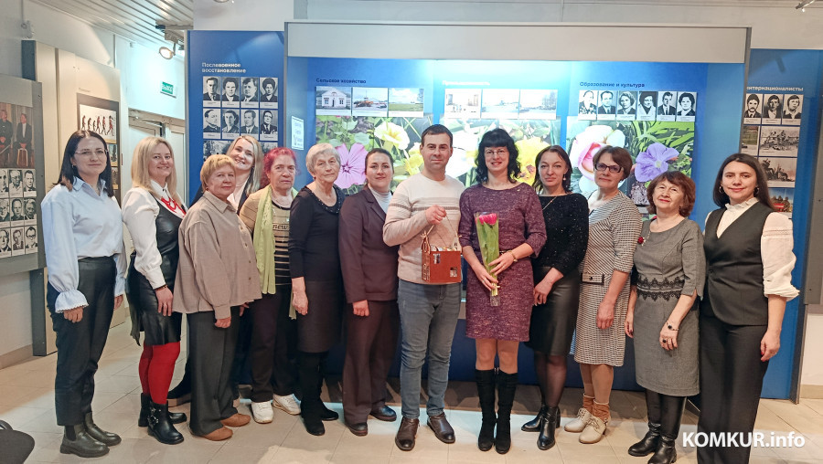  Март 2026 г. Творческая встреча художников Александра и Марины Головченко с жительницами Глуска.