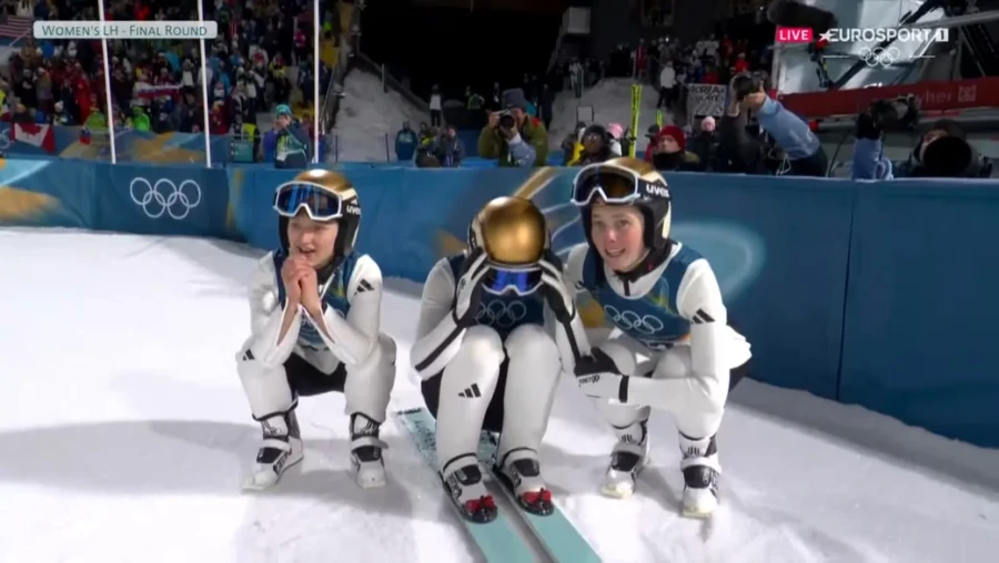 15.02.2026, Олимпийские игры. Из трёх подруг из Норвегии победила Анна Один Стрём (справа)