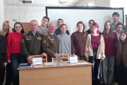 В Бобруйской библиотеке прошла презентация книги Виктора Филонова – подполковника в отставке, военного журналиста