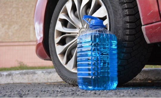 Российскую «незамерзайку» FREEDOM запретили продавать в Беларуси: нарушены нормы по содержанию метанола