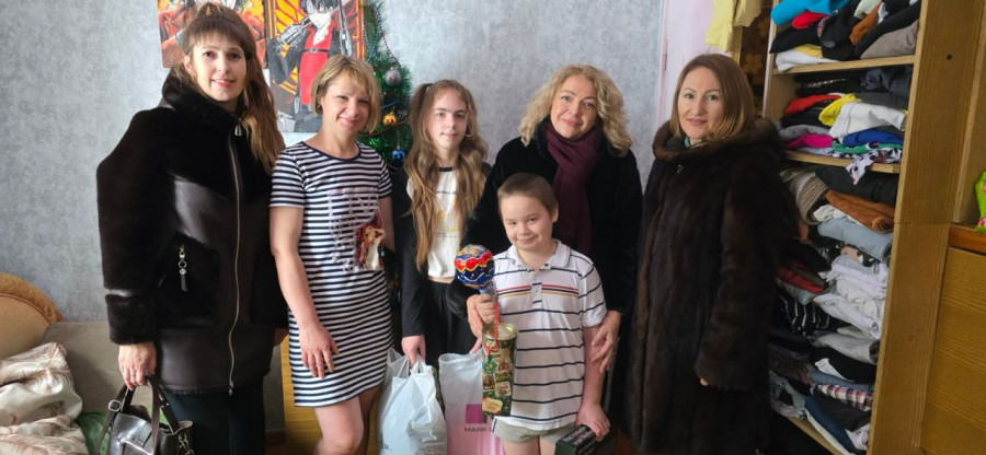 Судьи навестили многодетные семьи в Бобруйском районе. С поздравлениями и подарками