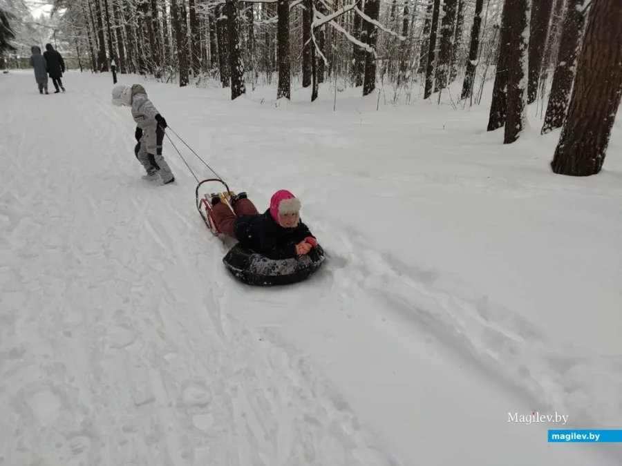 Более 200 детей и взрослых в Беларуси получили травмы, катаясь на тюбингах