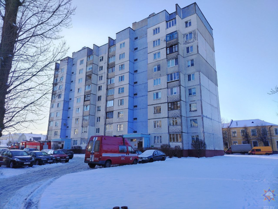 «Потушила ведром воды». Подробности воскресного пожара с разрывом газового баллончика в Бобруйске