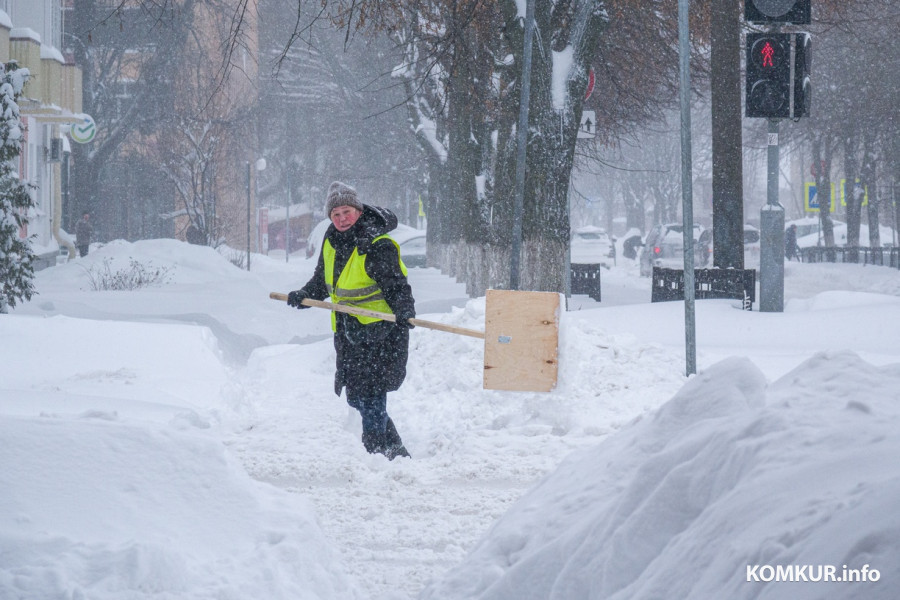 Правила организации работы на открытом воздухе в морозы напомнили в Минтруда
