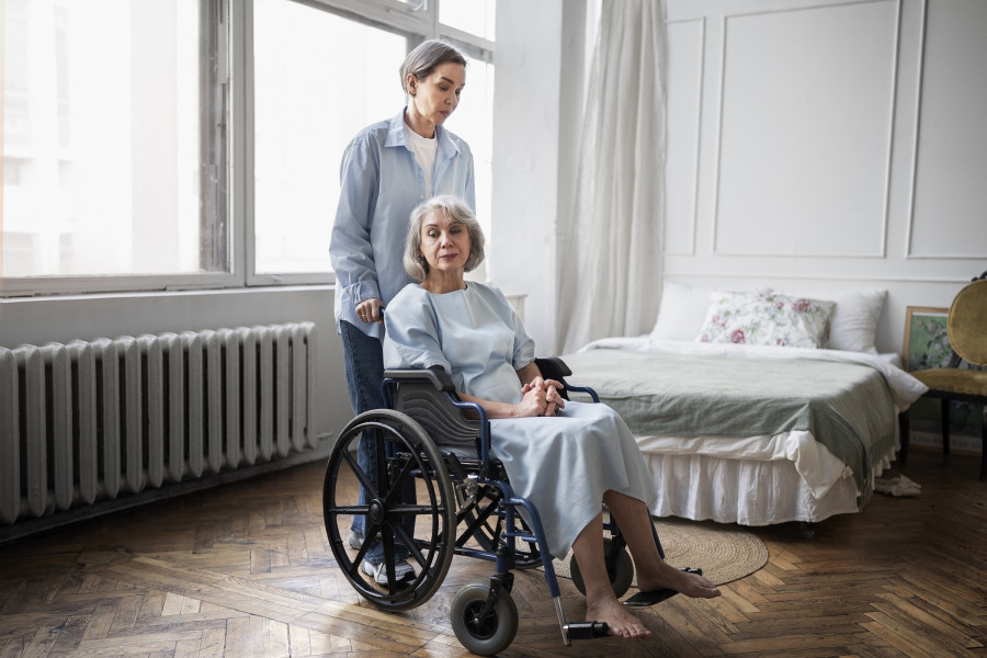 Минтруда отменило одну надбавку, но подняло три другие для работников сферы соцобслуживания