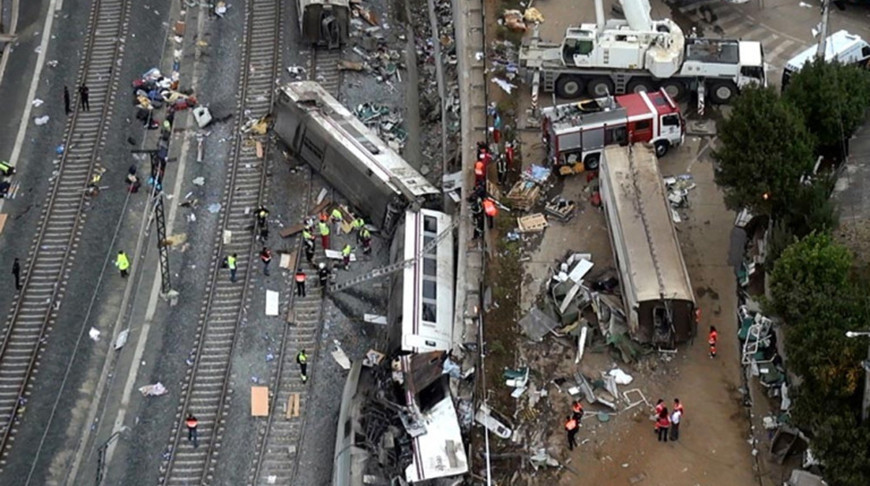 В Испании объявили трехдневный траур по жертвам железнодорожной катастрофы