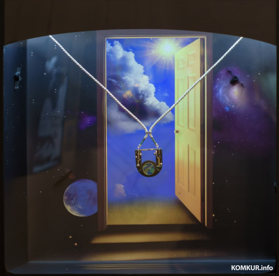 08.01.2026. Бобруйский художественный музей. Произведения дизайнера-ювелира Дениса Барановского. «Дом» (2025).. Фото: Александр ЧУГУЕВ