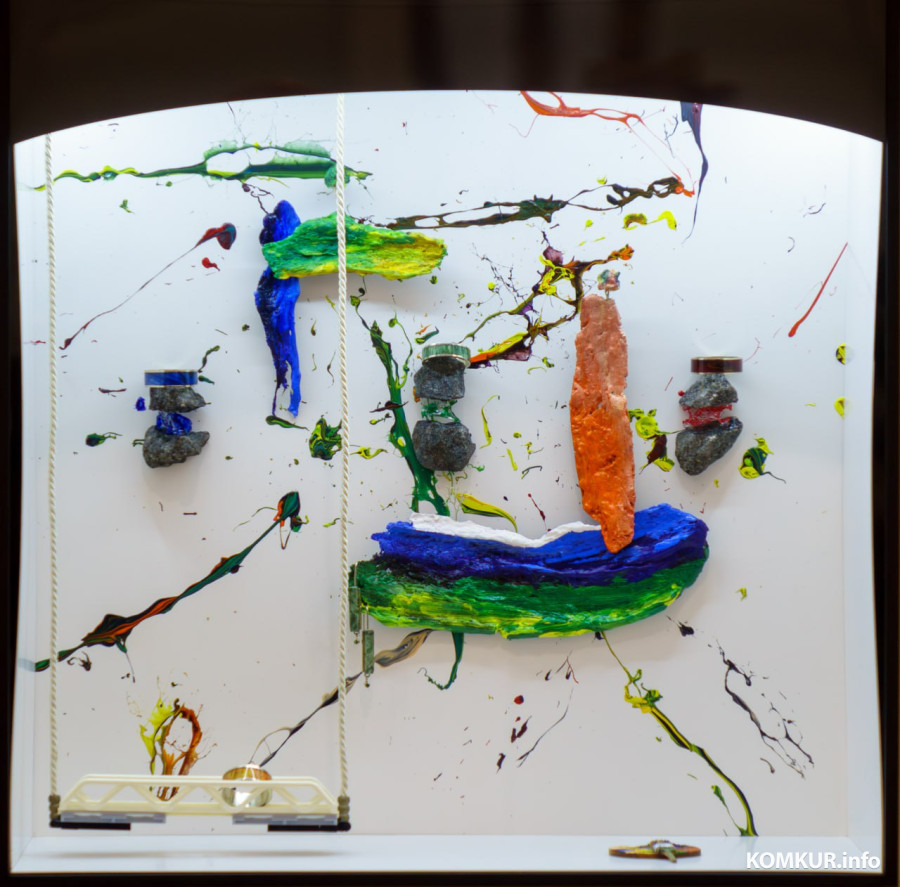 08.01.2026. Бобруйский художественный музей. Произведения дизайнера-ювелира Дениса Барановского. «Яркие краски». Фото: Александр ЧУГУЕВ.