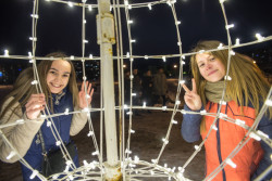 Могут ли подростки находиться без родителей вне дома в новогоднюю ночь? Рассказал адвокат