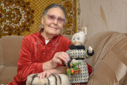 Ада Цветкова, бывший зам. директора кожкомбината: «Каждый месяц куда-то ездим!»