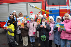 Как Баба Яга вредные советы давала: флешмоб от бобруйских спасателей