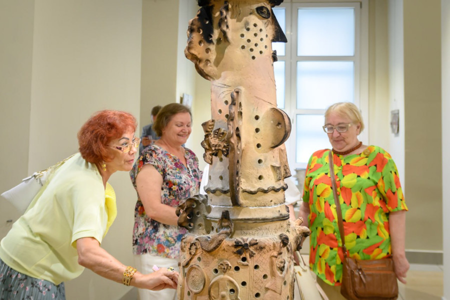 29.07.2025. Бобруйский художественный музей. Итоговая выставка XIX Международного пленэра по керамике «Арт-Жыжаль». Фото из архива редакции.